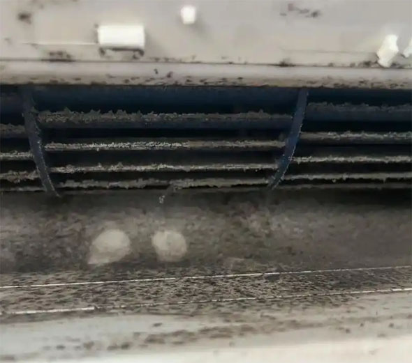 仙桃空调吹的风有股烧焦味是怎么回事